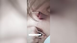 Linh Bé 2k5 Móc Lồn Đầy Nước