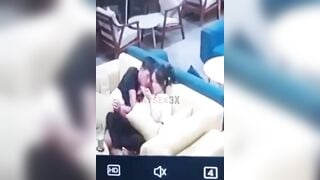 Cặp Đôi Rủ Nhau Vào Trong Quán Trà Sữa Bú Cu