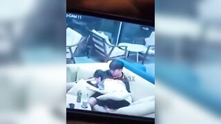 Cặp Đôi Rủ Nhau Vào Trong Quán Trà Sữa Bú Cu