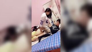 Chị Gái Trải Đời Dụ Dỗ Em Trai Làm Tình Cùng Mình 2