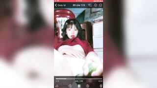 Clip Sex Nguyễn Thị Hoa Nhét Nguyên Trái Dưa Chuột To Vô Lồn