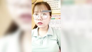 cô giáo mầm non live show hàng ngay trong lớp