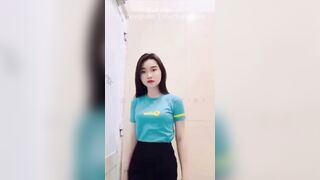 Địt em nhân viên điện máy xanh mặt xinh dáng múp