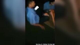 cặp đôi địt nhau giữa đường bị phát hiện