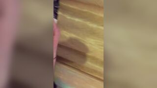 chờ bố mẹ ngủ say 2 chị em đè nhau ra địt thâu đêm