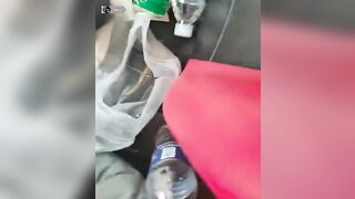 em gái nứng lồn thủ dâm với tay phanh oto ngay trên xe