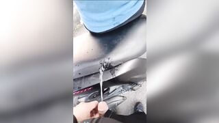 VN biến thái đái lên người lạ P3