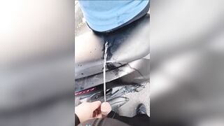 VN biến thái đái lên người lạ P3