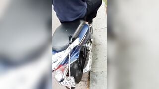 VN biến thái đái lên người lạ P5