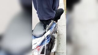 VN biến thái đái lên người lạ P5