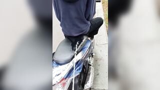 VN biến thái đái lên người lạ P5
