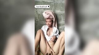 em sinh viên mặt dâm vừa tắm xong liền thủ dâm