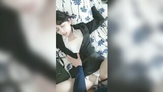 em gái vừa đi học về đã bị anh trai đè ra xuất tinh đầy lồn