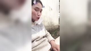 em học sinh thủ dâm rên rỉ đằng sau trường