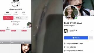 Bảo Uyên 2ka9 Thủ Dâm Với Bím Non Tơ Nhiều Nước
