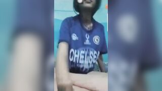Em Học Sinh Fan Chelsea Tập Đưa Đẩy Trước Khi Làm Tình