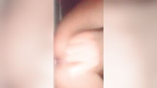 Được Con Bạn Thân Mũm Mĩm Thủ Dâm Cho Xem Thoải Mái