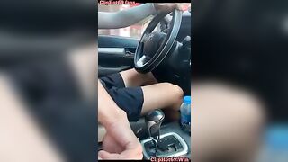 Đang lái xe mà móc lồn nó mà đâm vào đâu lại bảo chết vì lồn