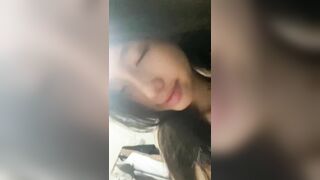 em gái xinh xắn thủ dâm với bím còn trinh nhỏ nhỏ đáng yêu