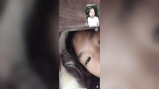 dụ em học sinh non tơ mới lớn call video show vú