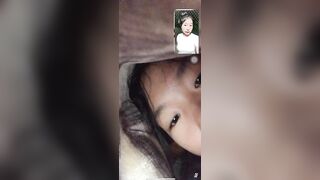 dụ em học sinh non tơ mới lớn call video show vú