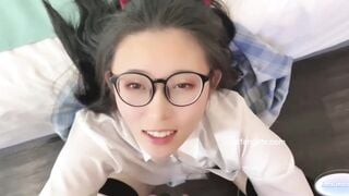 phá trinh em học sinh đeo kính mới lớn cực xinh lại còn dâm nữa