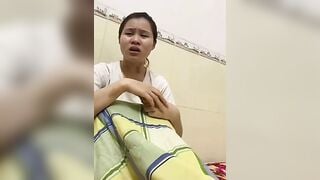 Giao lưu ôn lại kỹ niệm với ny cũ thì bị chồng bắt tại trận