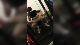 Vợ Với Pt Tập Gym Địt Nhau Ngay Trong Phòng Tập