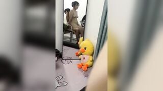 Siêu Phẩm Địt Em Hàng Mũm Mim Cực Ngon Trước Gương