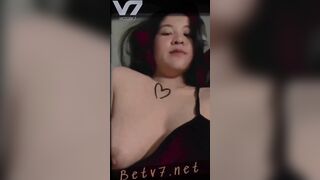 Cẩm tú sinh viên hutech lộ clip show hàng thủ dâm với bím không lông