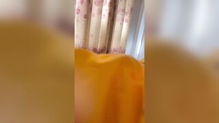 Bình minh rồi mà em vẫn chưa muốn rời chiếc giường