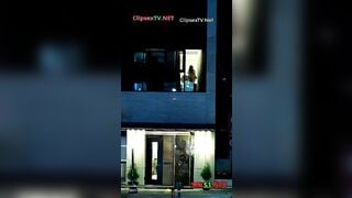 Quay lén 2 vợ chồng nhà hàng xóm đụ nhau mà quên kéo rèm