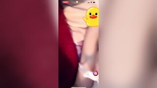 minh thư 2k8 mới lớn đã live app show hàng thủ dâm với bím múp hồng hào