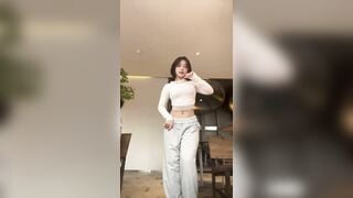 Em Lanxinhyeu của các ông để ở tạm trên này nha