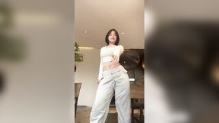 Em Lanxinhyeu của các ông để ở tạm trên này nha