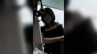 em học sinh kính cận show hàng mới lớn to tròn trắng nõn cực dâm đãng