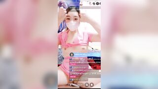 em điều dưỡng lồn múp sáng đi làm tối về live show thủ dâm cùng bím hồng