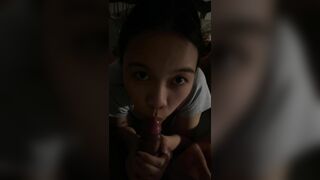nhà có chị gái dâm đãng là cảm giác thế nào đêm hôm vào tìm cu để bú