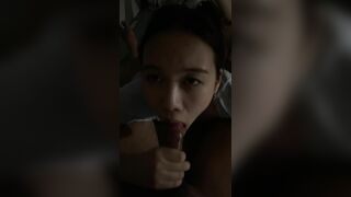 nhà có chị gái dâm đãng là cảm giác thế nào đêm hôm vào tìm cu để bú