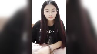 em sinh viên xinh gái thủ dâm trong kí túc xá full clip cực nứng