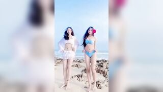 Bé 2k4 nhảy trend Tiktok ngoài biển