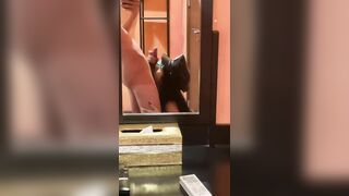 Em đội nón đen bú cu cực điêu luyện